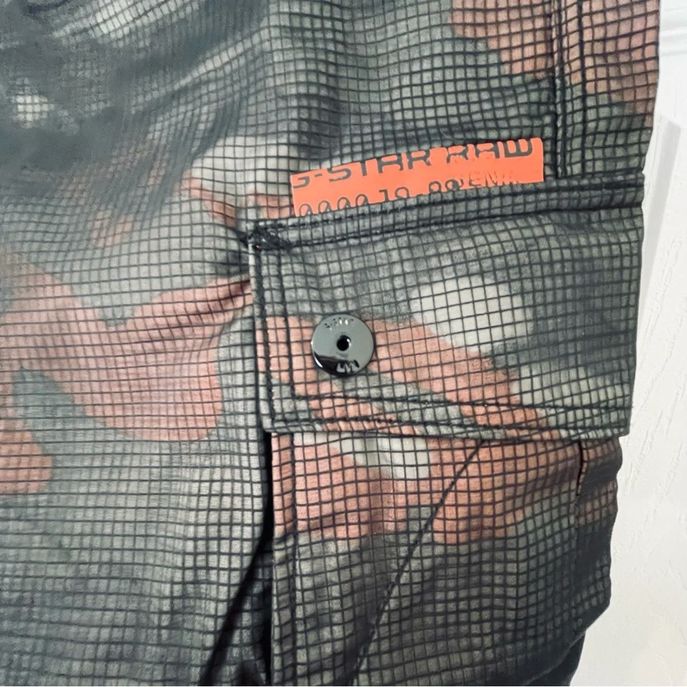 NWT G-Star E Boyfriend Mid Cargo Pants - Silkscreen Ripstop Print - Picture 14 of 16